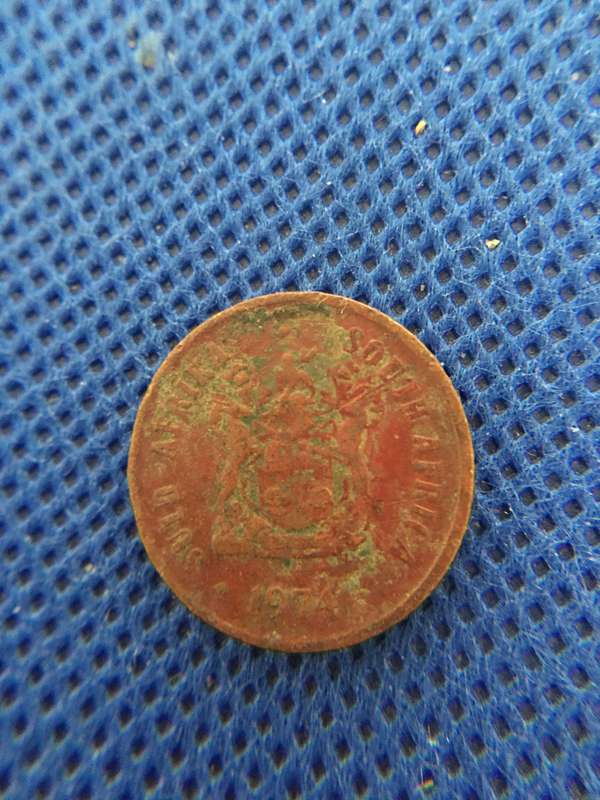 SOUTH AFRICA - LOT OF 7 COINS - R2  R1  50c 20c 5c 1c 10c  LOT OF 7 COINS (A2) all crested coins