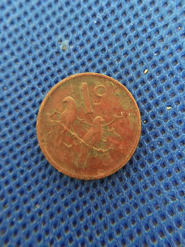 SOUTH AFRICA - LOT OF 7 COINS - R2  R1  50c 20c 5c 1c 10c  LOT OF 7 COINS (A2) all crested coins