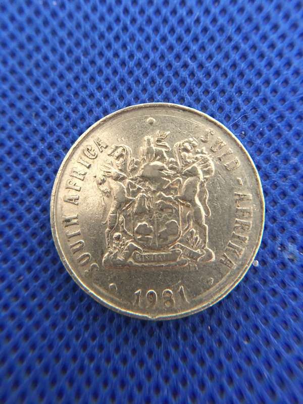 SOUTH AFRICA LOT OF 6 COINS -  (A3)  LOT OF 6 COINS R2  R1  50c 20c 10c 5c all crested coins