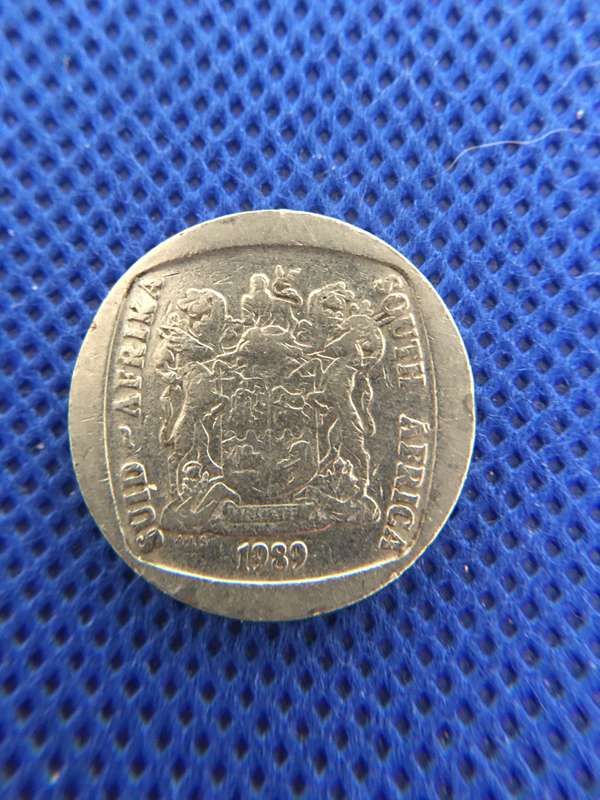 SOUTH AFRICA LOT OF 6 COINS -  (A3)  LOT OF 6 COINS R2  R1  50c 20c 10c 5c all crested coins