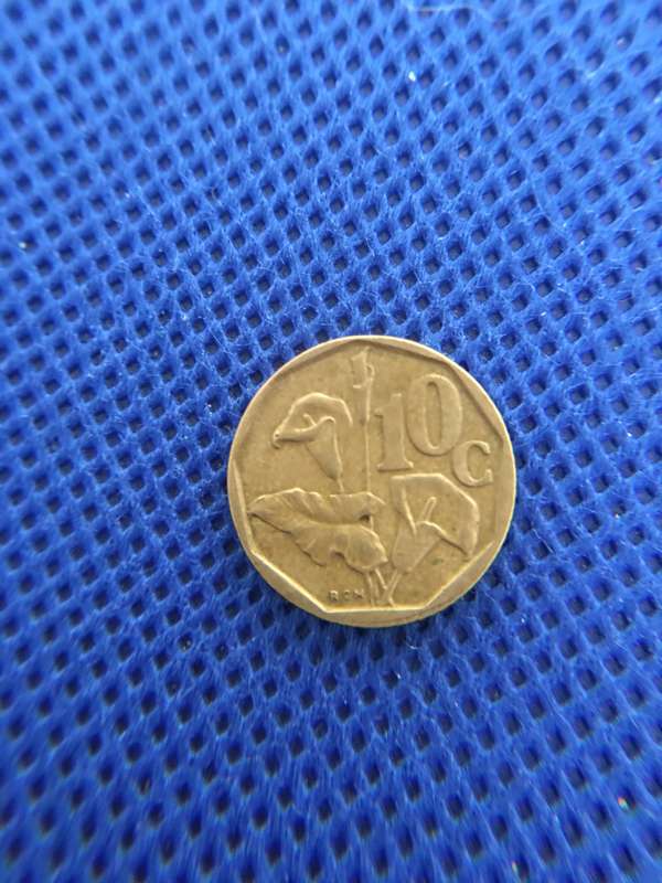 SOUTH AFRICA LOT OF 6 COINS -  (A3)  LOT OF 6 COINS R2  R1  50c 20c 10c 5c all crested coins