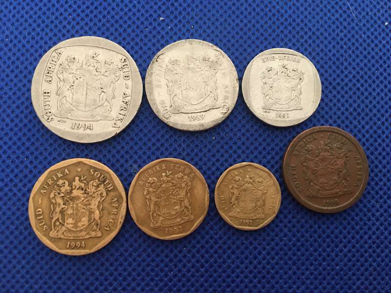 SOUTH AFRICA  LOT OF 7 COINS - (A1)  R5 R2  R1  50c 20c 10c 5c