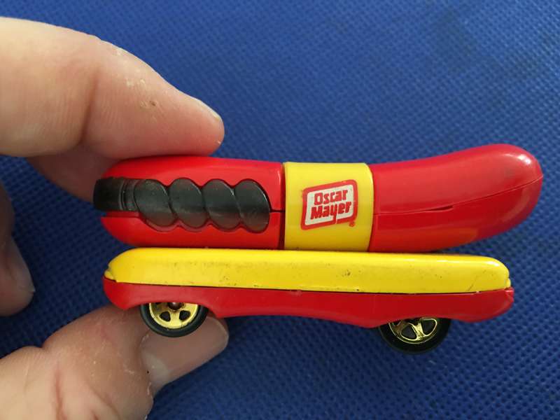 VINTAGE WEINER HOT DOG HOTWHEELS 1993 CAR