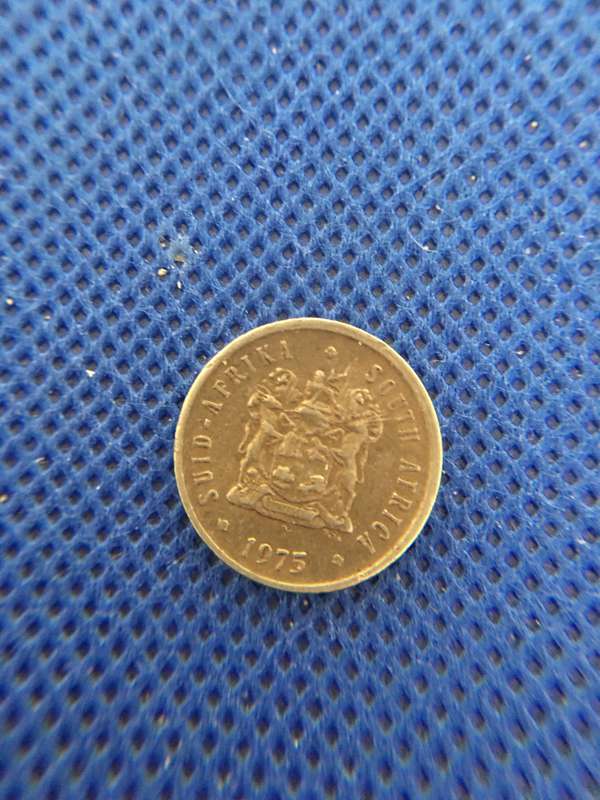 SOUTH AFRICA - LOT OF 5 COINS - (A4)   R2  R1 20c 5c 2c all crested