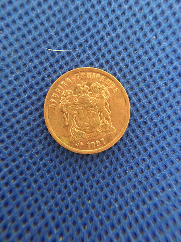 SOUTH AFRICA - LOT OF 5 COINS - (A4)   R2  R1 20c 5c 2c all crested