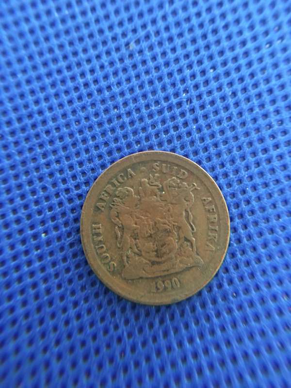 SOUTH AFRICA -  LOT OF 5 COINS - R2  R1  2c 20c  5c   (A5) all crested coins