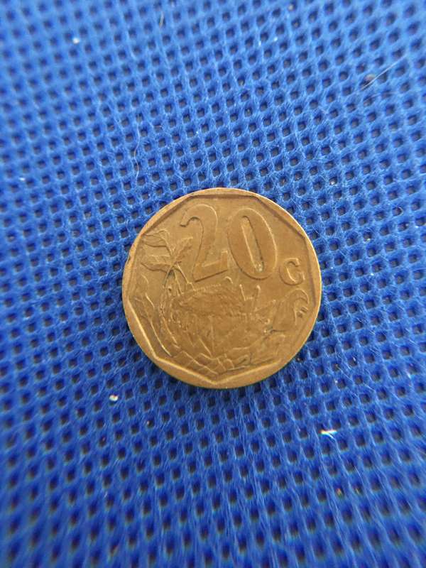 SOUTH AFRICA -  LOT OF 5 COINS - R2  R1  2c 20c  5c   (A5) all crested coins