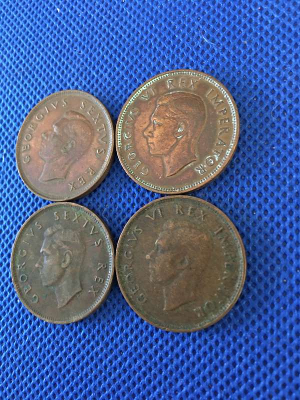 SOUTH AFRICA 4 HALF PENNIES  - 1952 - 1951 - 1942 - 1944