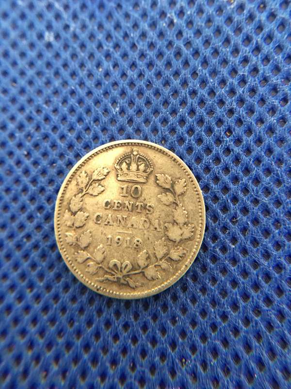 CANADA -  10c CANADA TICKY SIZE 1918 SILVER