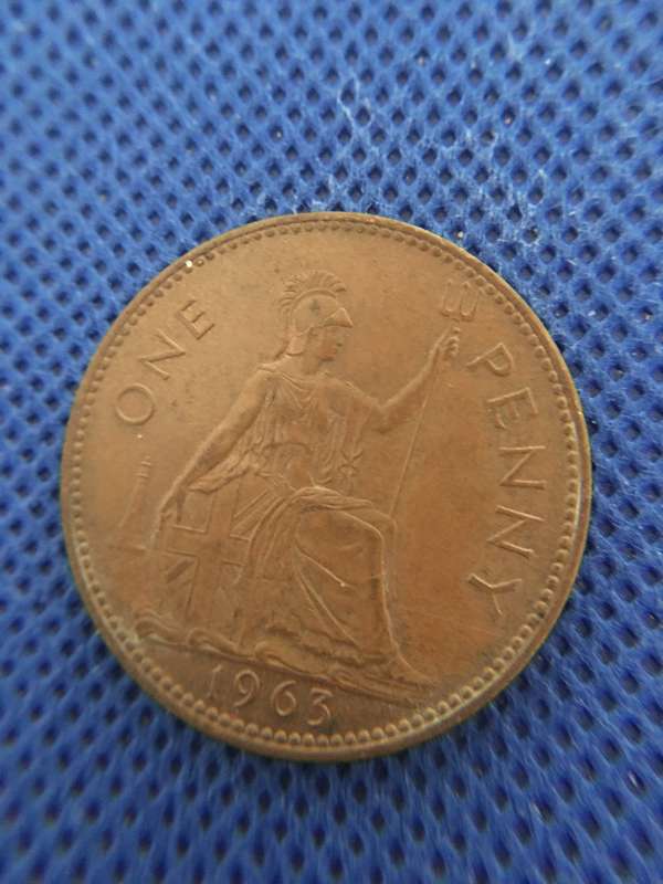 GREAT BRITAIN - 1963 ONE PENNY BEAUTIFUL DETAIL