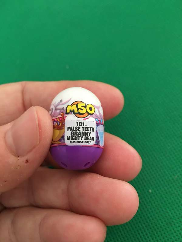 MOOSE TOYS MIGHTY BEANS - NO. 101 - FALSE TEETH GRANNY  2017