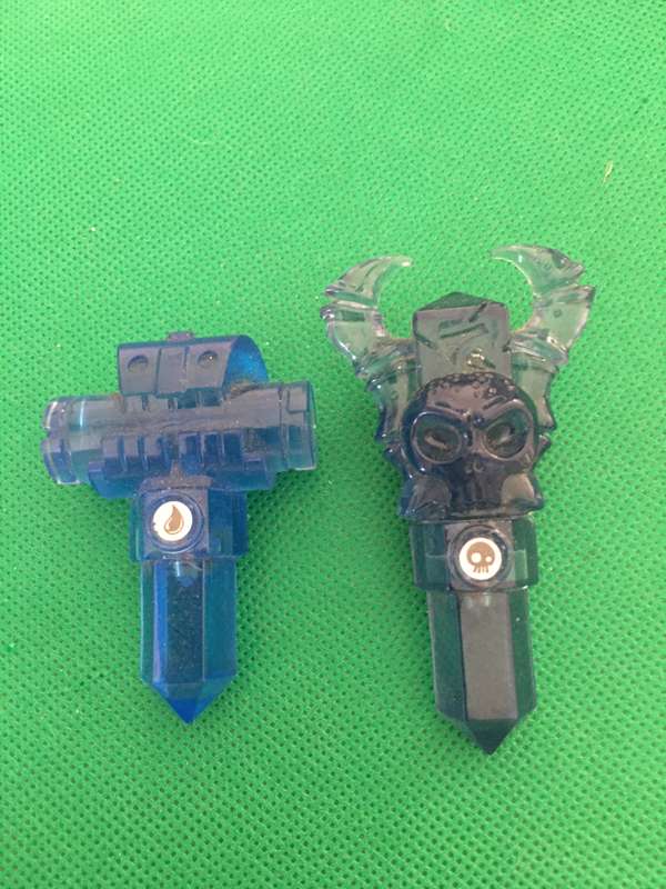 ACTIVISION SKYLANDERS - TRAP FOR WATER AND TRAP UNDEAD SKULL