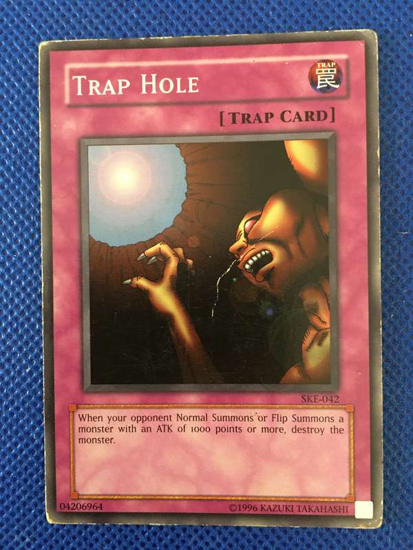 YU-GI-OH TRADING CARD - TRAP HOLE