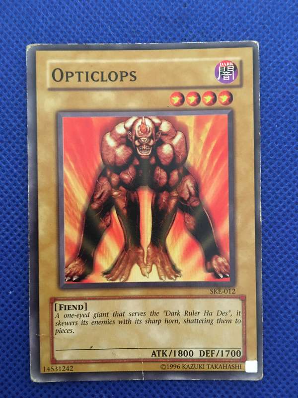 YU-GI-OH TRADING CARD - OPTICLOPS