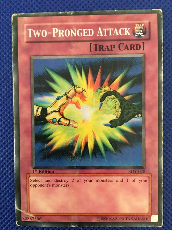 YU-GI-OH TRADING CARD - TWO-PRONGED ATTACK