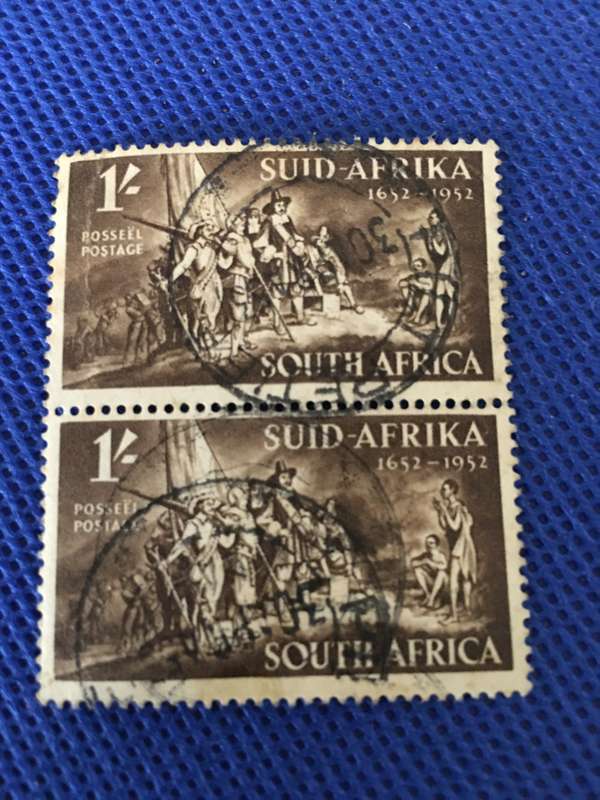 SOUTH AFRICA USED BROWN FIRST SETTLEMT 1952  PAIR OF STAMPS