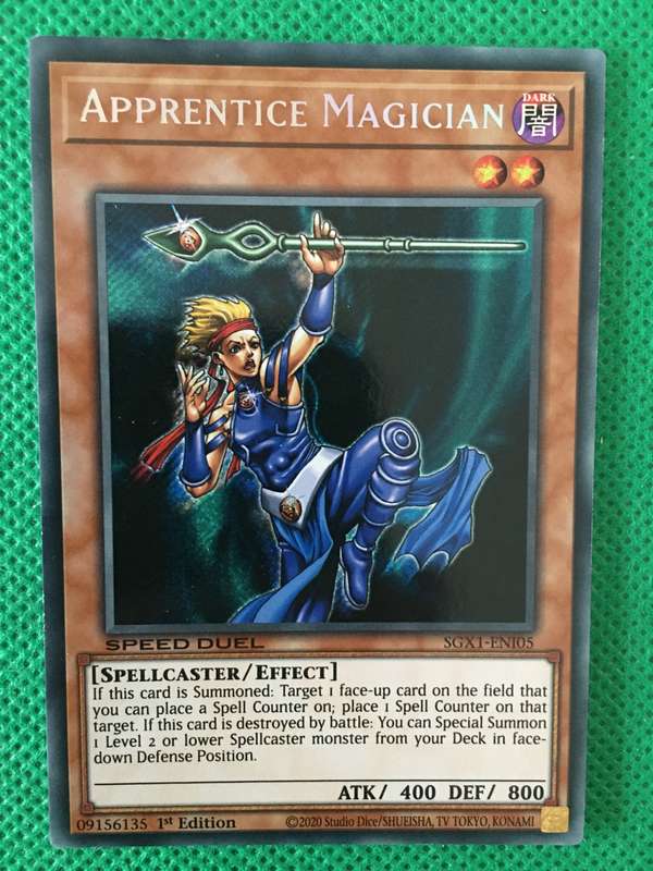 YU-GI-OH TRADING CARD - FOIL / SHINY - APPRENTICE MAGICIAN