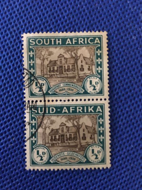 SOUTH AFRICA - HUGUENOT COMMEMORATION - 1688-1938  1/2D USED PAIR