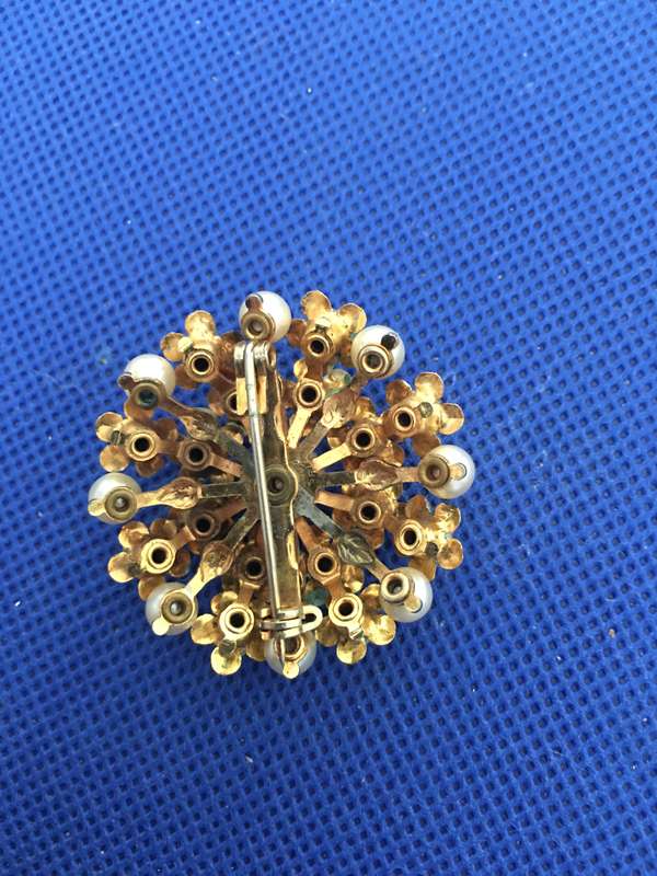 LOVELY VINTAGE ART DECO BROOCH