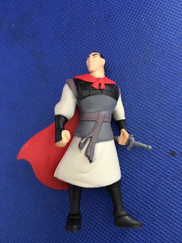 DISNEY - MULAN STORYBOOK 9 FIGURINES AND PLAYMAT  - 2000 MADE IN CANADA