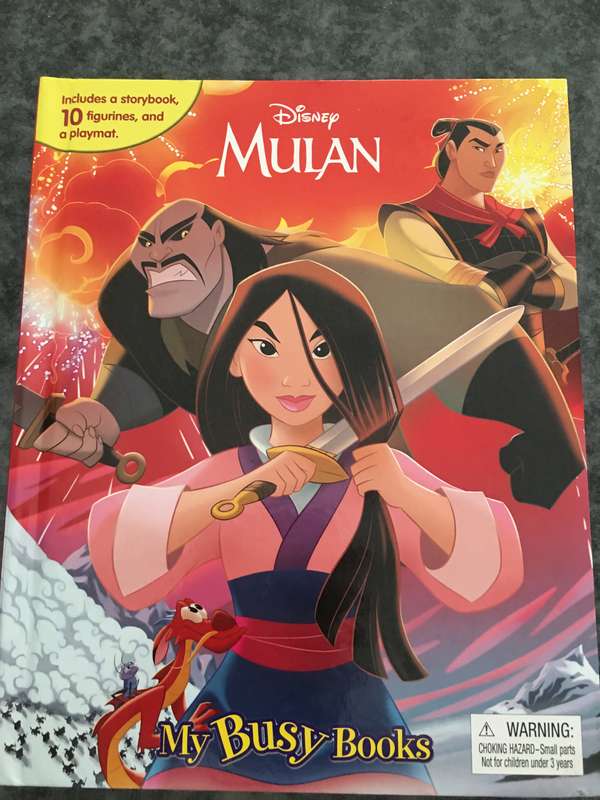 DISNEY - MULAN STORYBOOK 9 FIGURINES AND PLAYMAT  - 2000 MADE IN CANADA