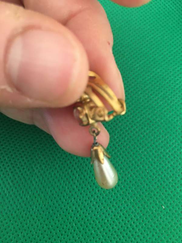 LOVELY VINTAGE EARRINGS  WITH STONES