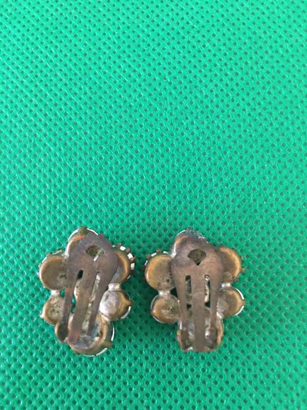 VINTAGE EARRINGS  WITH STONES