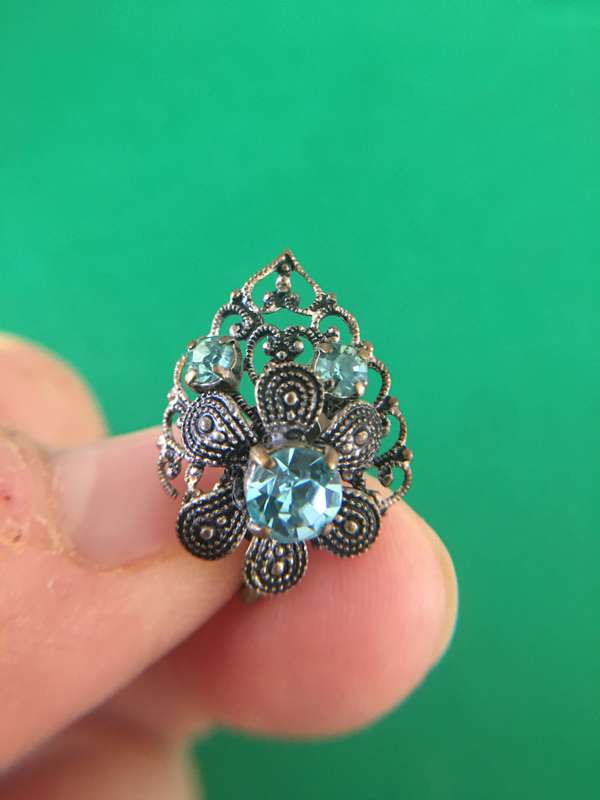 LOVELY VINTAGE EARRINGS WITH STONES