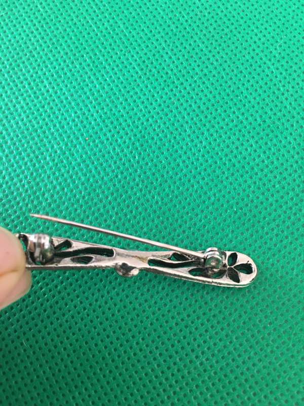 LOVELY VINTAGE BROOCH