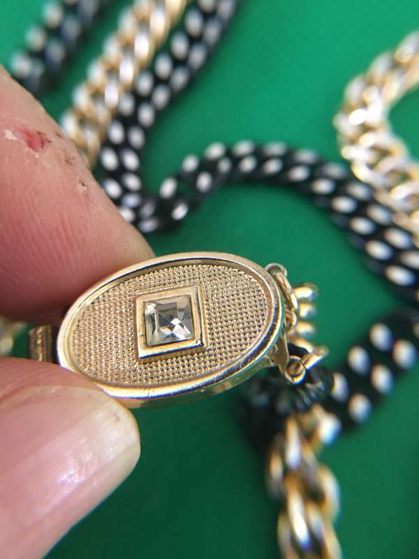 VINTAGE NECKLACE WITH STONE