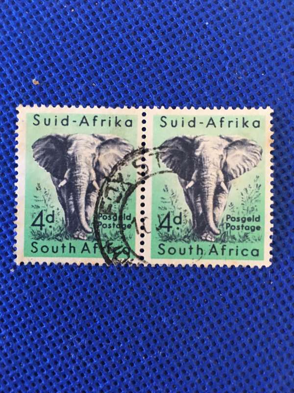 SOUTH AFRICA USED PAIR OF 4D ELEPHANT STAMPS