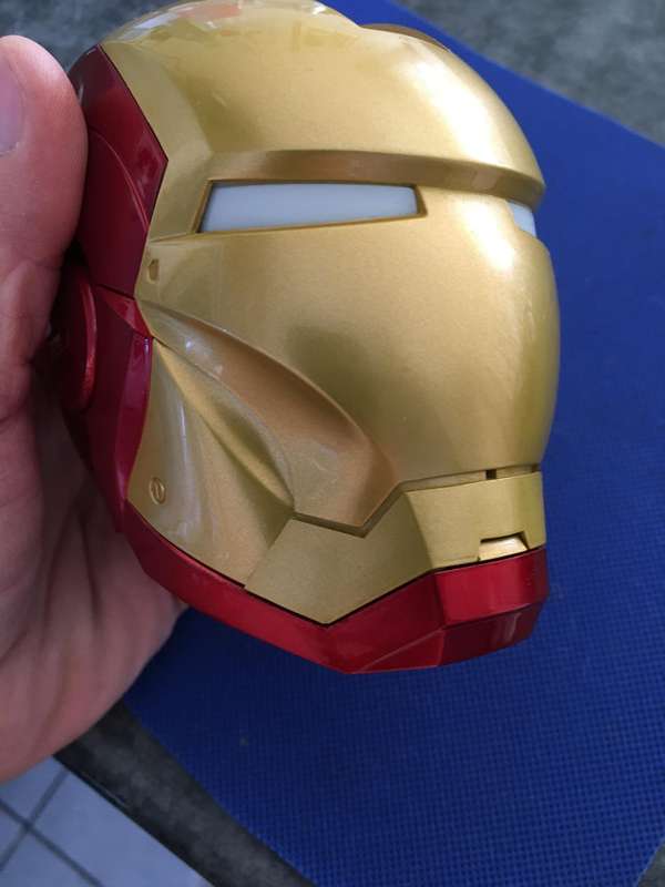 IRON MAN MASK DC-5V LINE USB  SPEAKER - HAVENT TESTED IT
