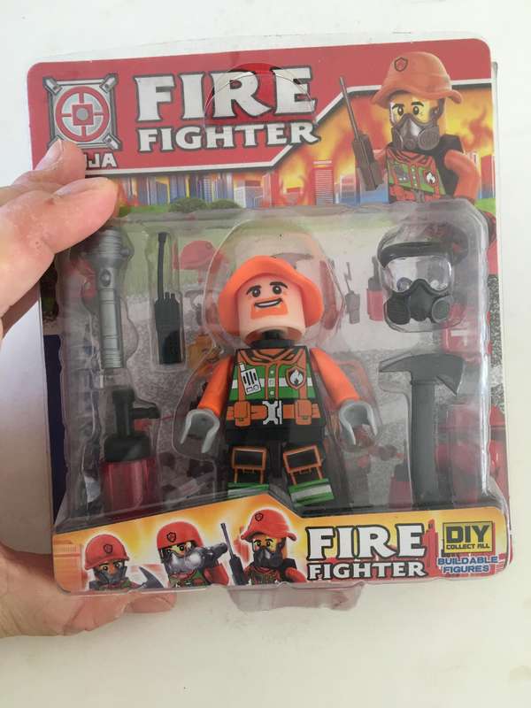 LEGO - FIRE FIGHTER IN ORIGINAL BOX