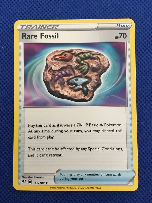 POKEMON TRAINER TRADING CARD - RARE FOSSIL