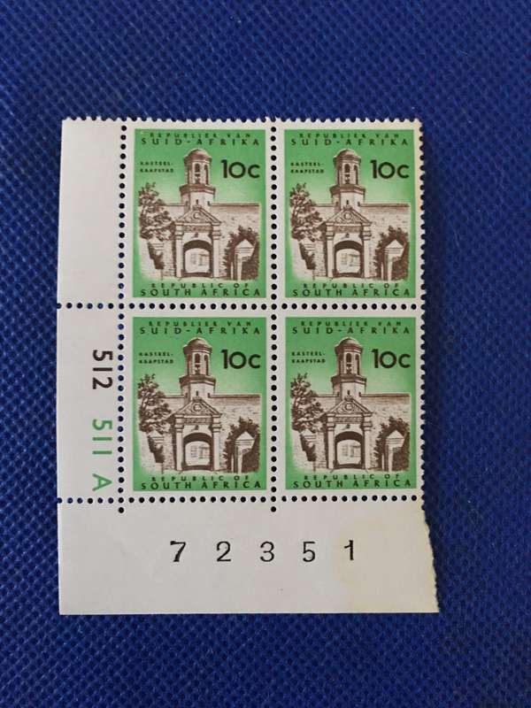 SOUTH AFRICA 10c CASTLE ENTRANCE STAMP MINT BLOCK