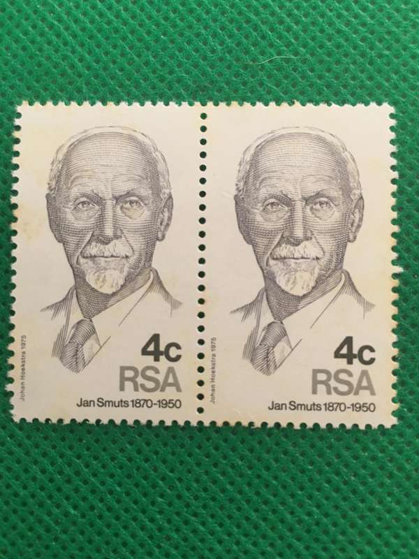 SOUTH AFRICA MINT PAIR OF JAN SMUTS  STAMPS