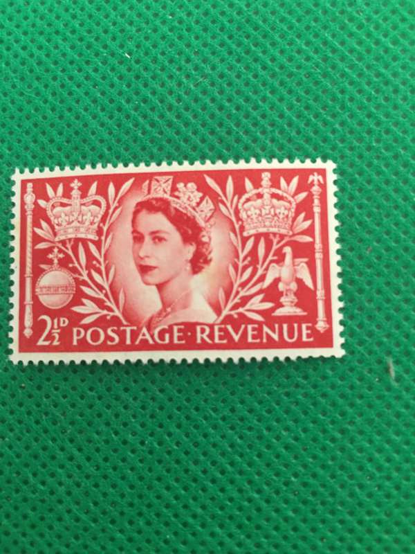 GREAT BRITAIN MINT SET OF STAMPS