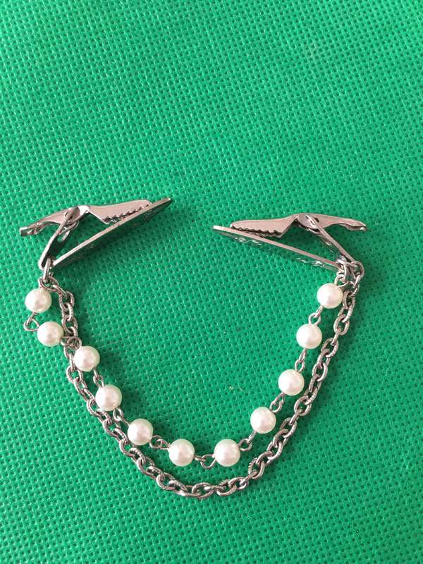 VINTAGE BROOCH  WITH CLAMPS