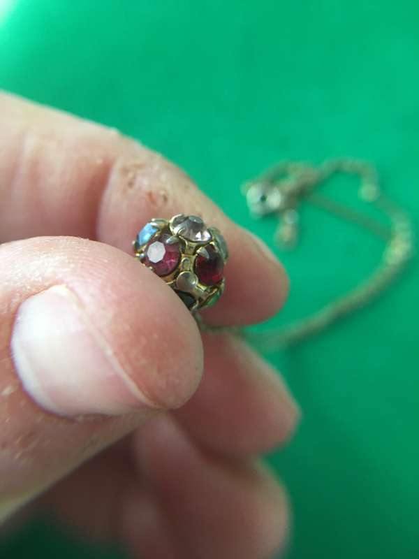 VINTAGE NECKLACE WITH STONES