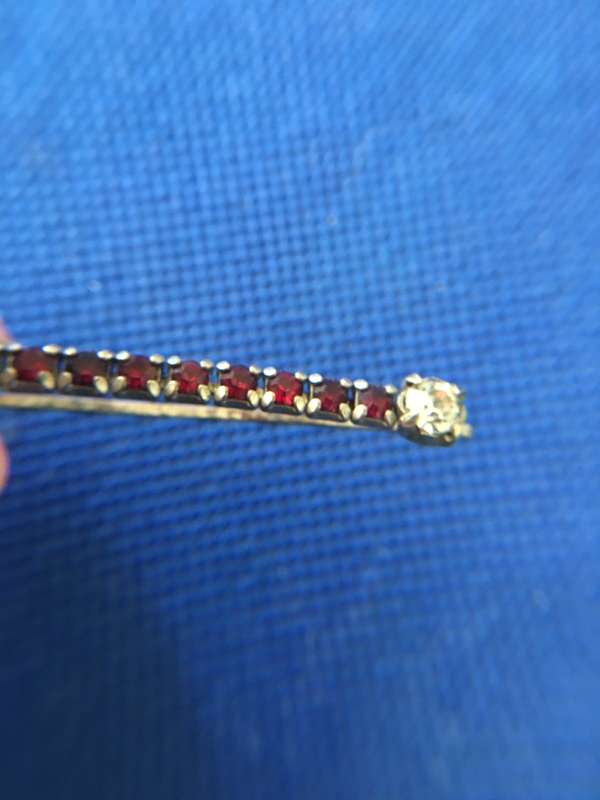VINTAGE TIE PIN WITH STONES