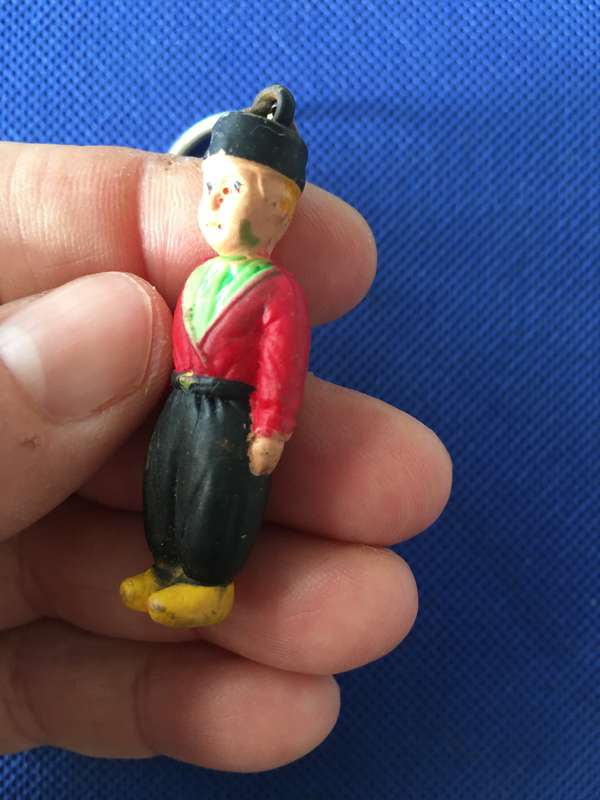 VINTAGE DUTCH BOY KEY RING