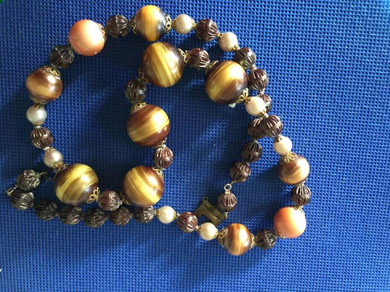VINTAGE LOVELY NECKLACE