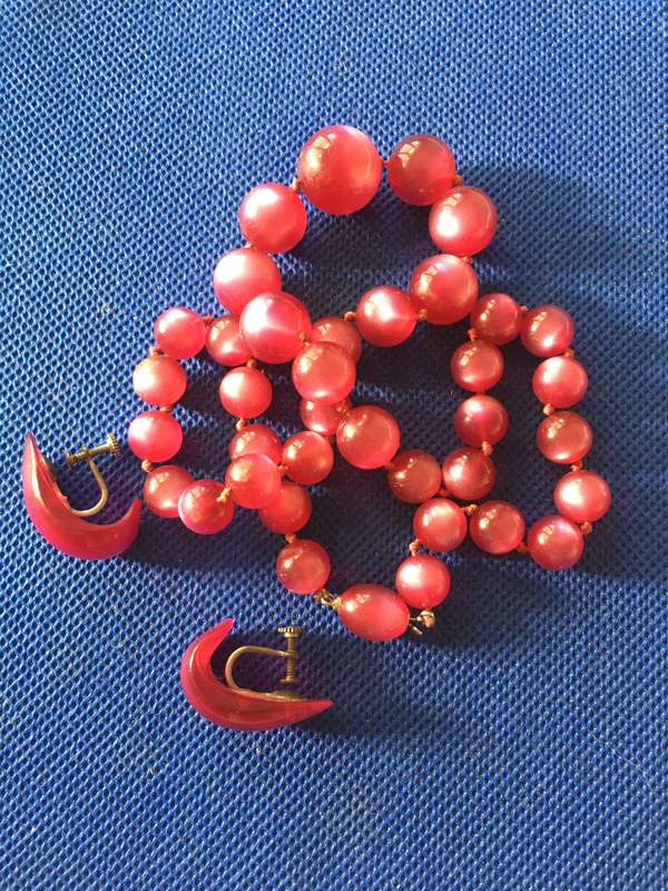 VINTAGE NECKLACE AND MATCHING EARRINGS