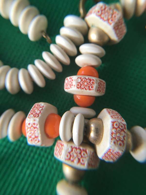 LOVELY VINTAGE NECKLACE