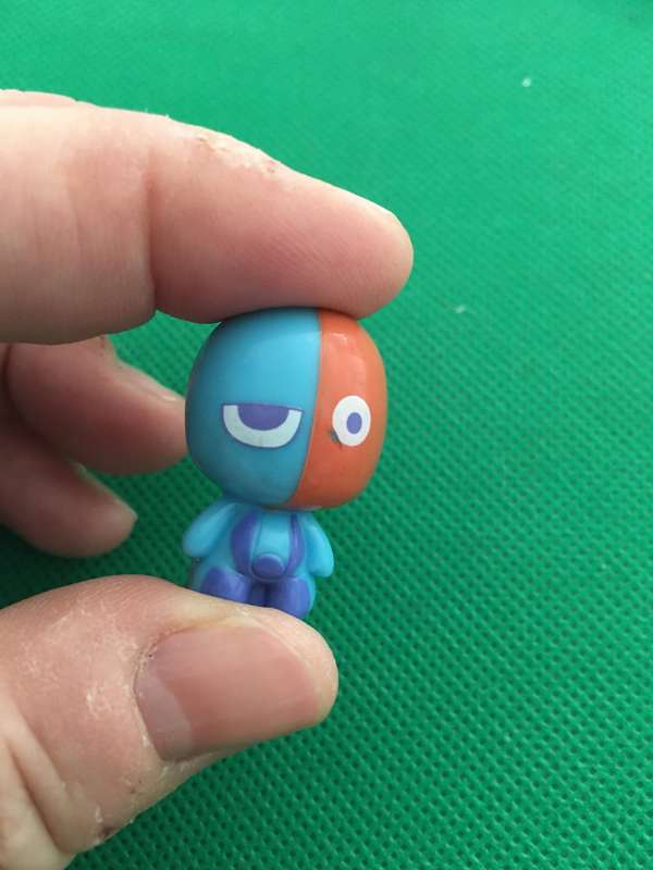 GOGO'S CRAZY BONE MINIATURE COLLECTIBLES - SMALL FIGURE