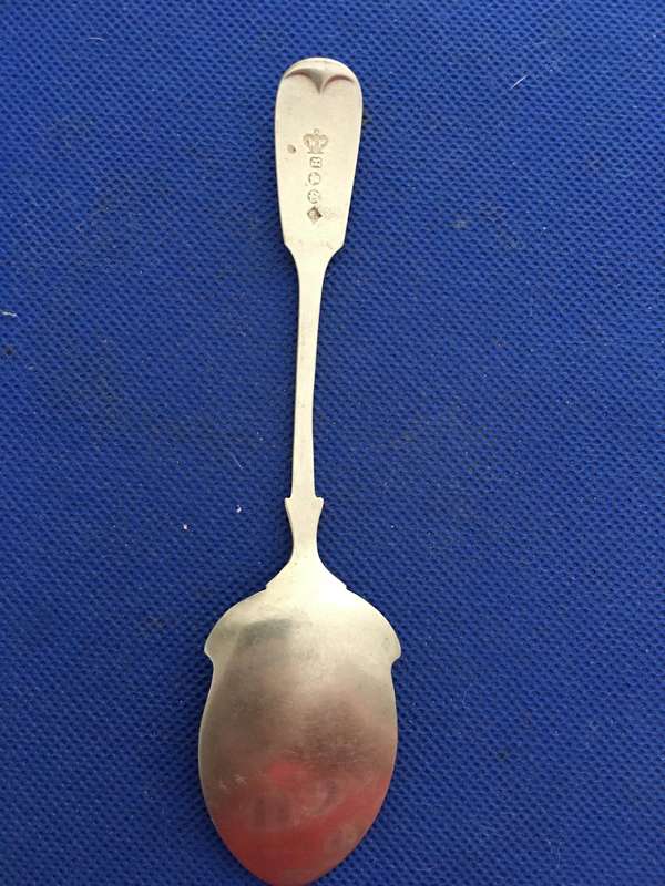 VINTAGE / TO ANTIQUE HALL MARKED SILVER SPOON