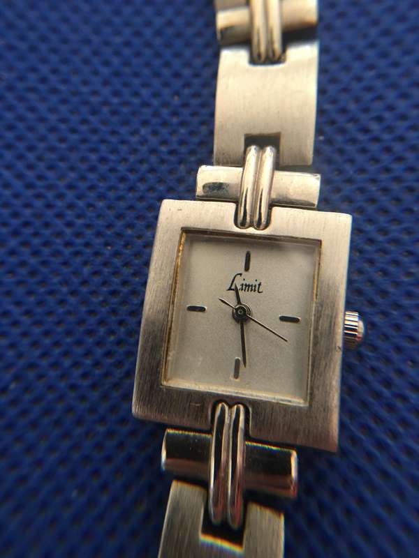 VINTAGE LIMIT LADIES WATCH WORKING