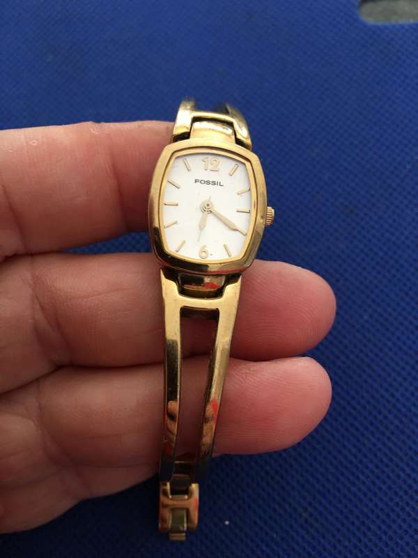 VINTAGE LADIES FOSSIL WATCH