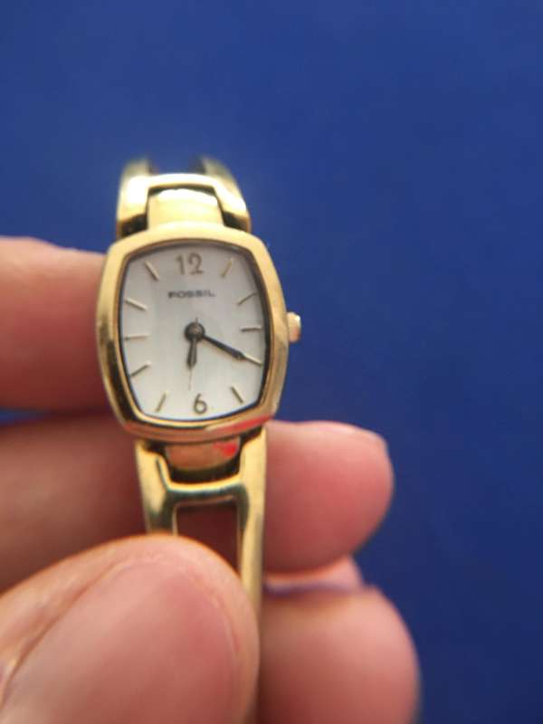 VINTAGE LADIES FOSSIL WATCH
