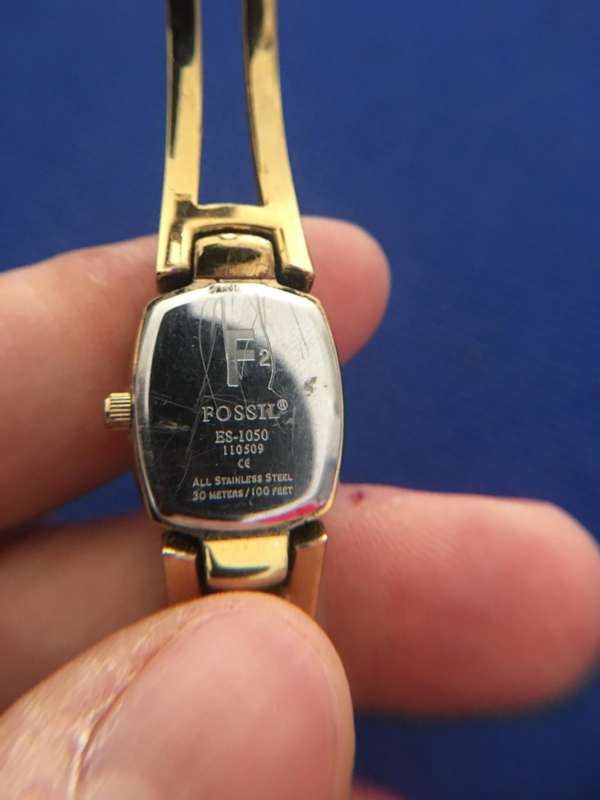 VINTAGE LADIES FOSSIL WATCH